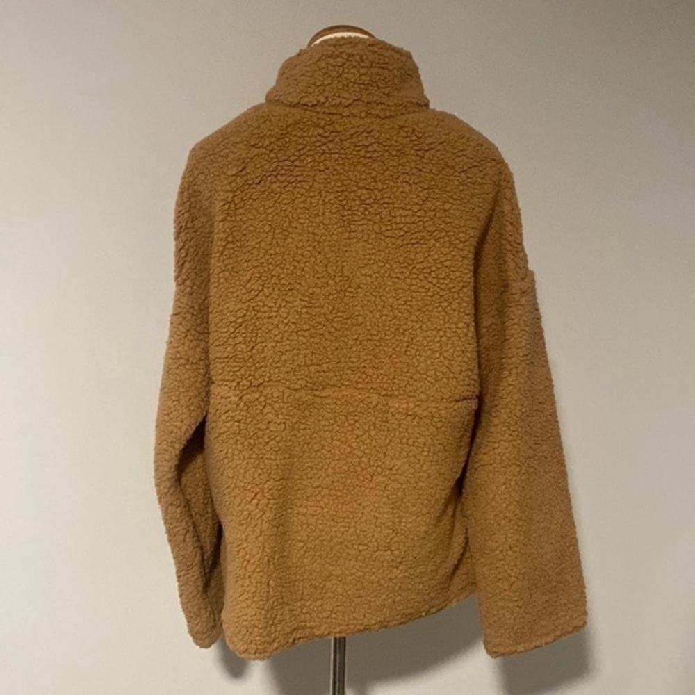 Crescent Fleece - Picture 5 of 5